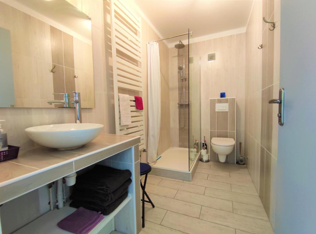 6 Appartements Et 4 Adresses A Mi-Chemin Entre Le Vieux Port Et L Ile De Re La Rochelle  Kültér fotó
