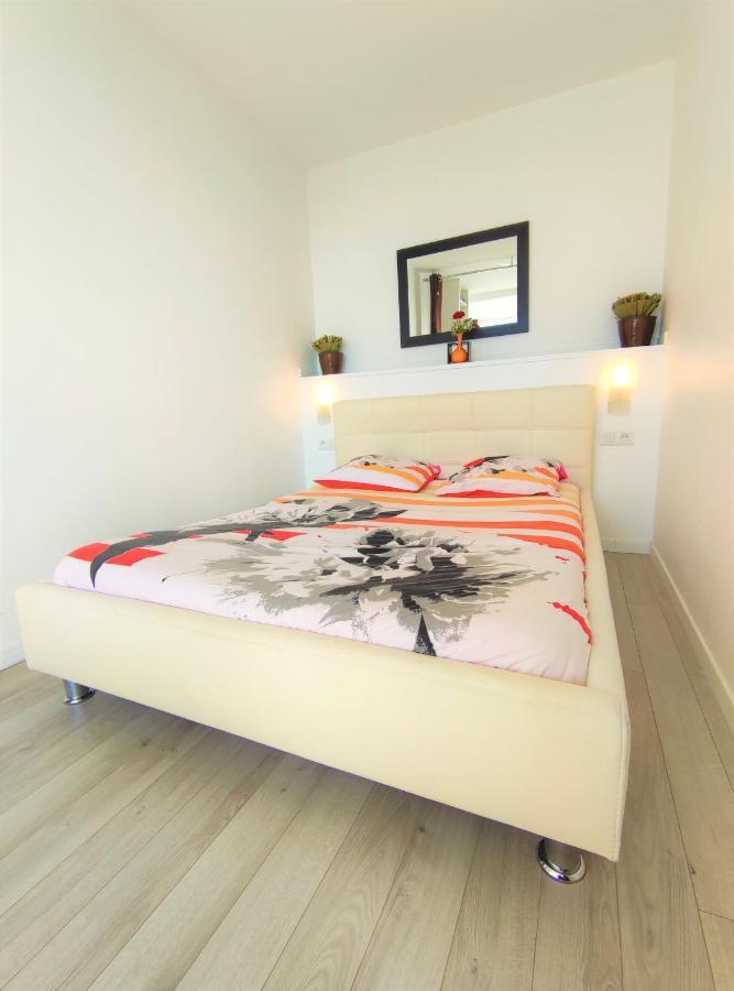 6 Appartements Et 4 Adresses A Mi-Chemin Entre Le Vieux Port Et L Ile De Re La Rochelle  Kültér fotó